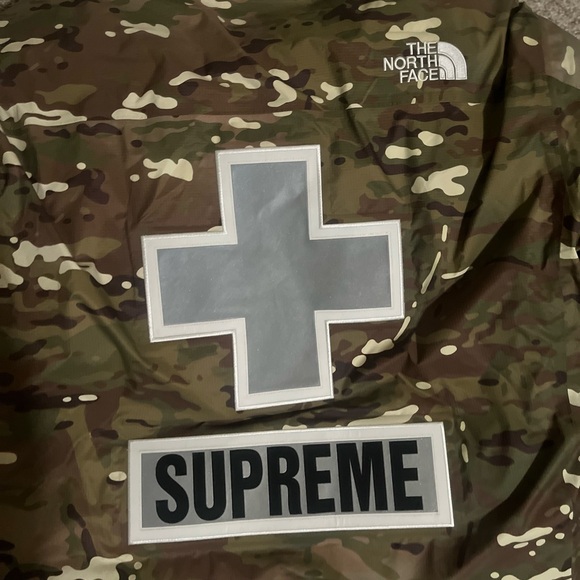 Northface X Supreme Camo Puffer Jacket XL - Picture 4 of 7